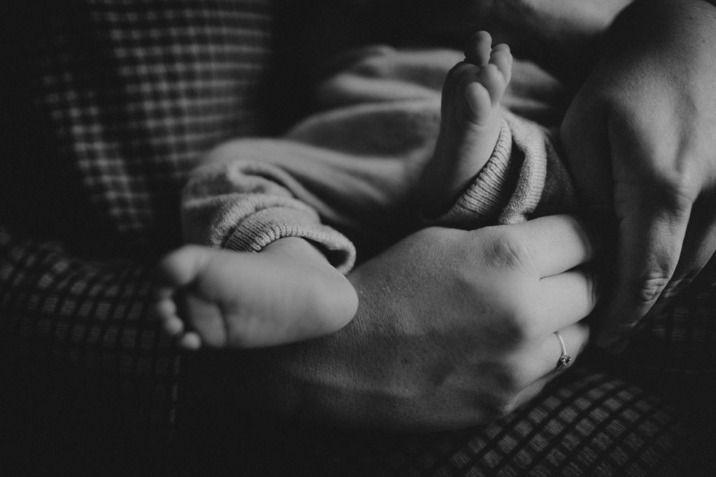 Detailfoto van voetjes newborn